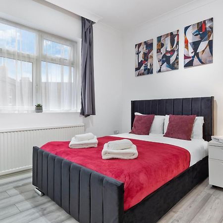 Green Hype - 10 Mins To Stadium - Sleeps 8 Лондон Экстерьер фото