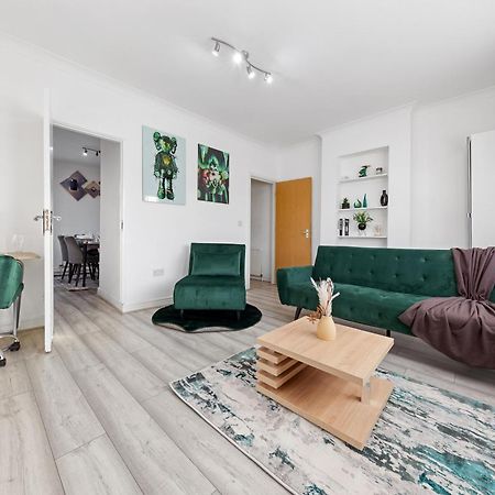 Green Hype - 10 Mins To Stadium - Sleeps 8 Лондон Экстерьер фото