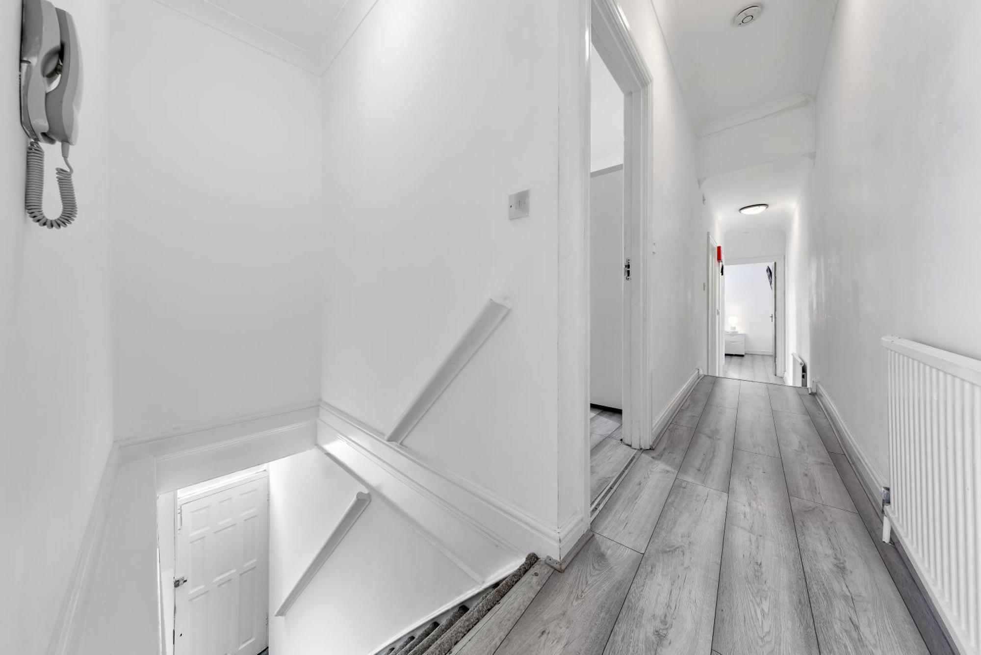 Green Hype - 10 Mins To Stadium - Sleeps 8 Лондон Экстерьер фото