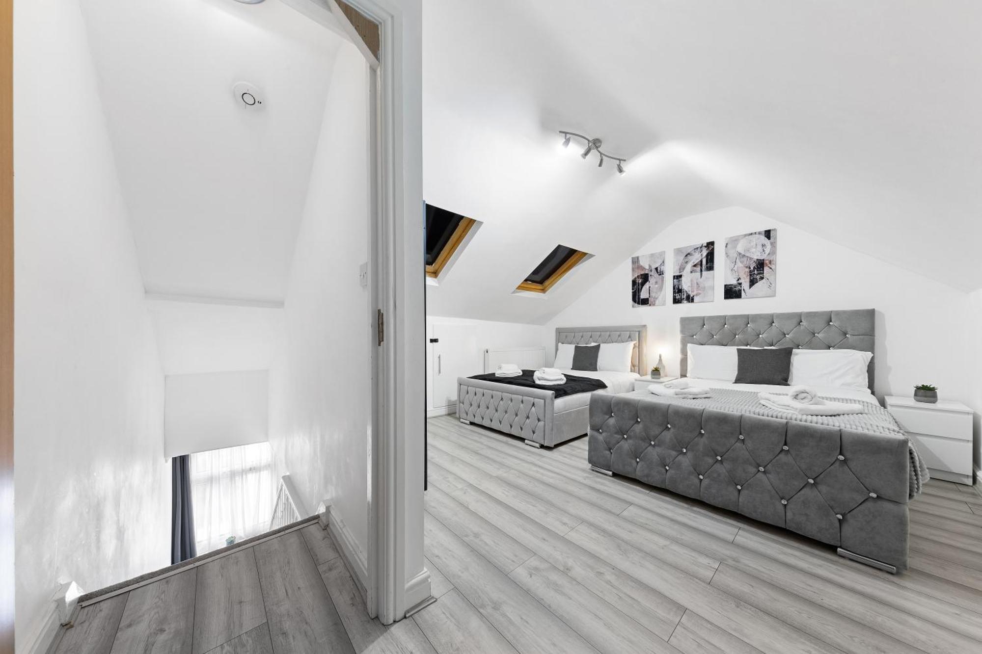 Green Hype - 10 Mins To Stadium - Sleeps 8 Лондон Экстерьер фото
